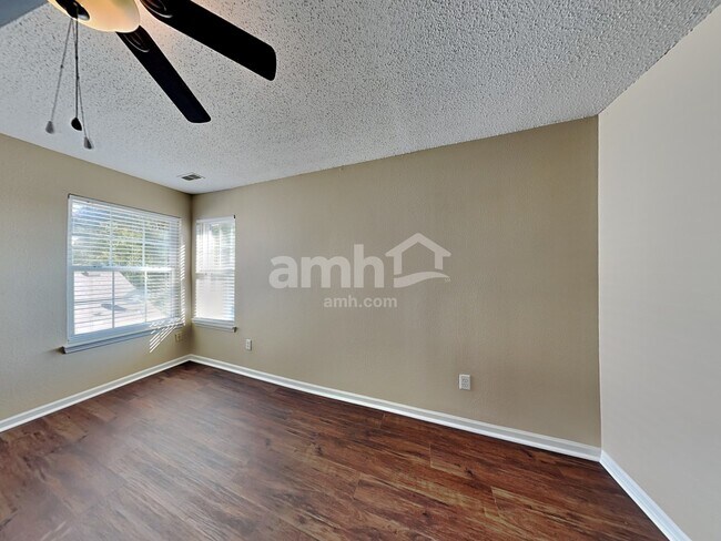 Building Photo - 360 Harts Ford Way