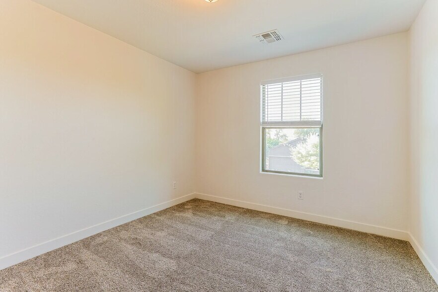 Building Photo - 11050 E Segura Ave