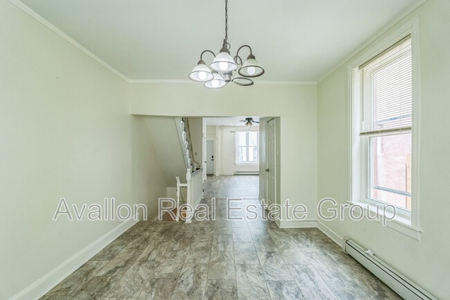 Building Photo - 1124 W Nevada St