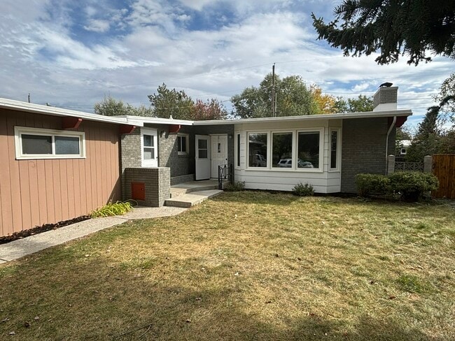 Primary Photo - 2217 Cherry Dr