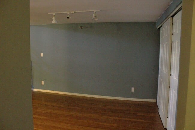 Building Photo - 270 E Highland Ave