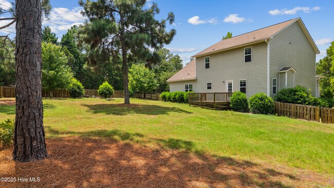 Building Photo - 110 Queens Cove Way
