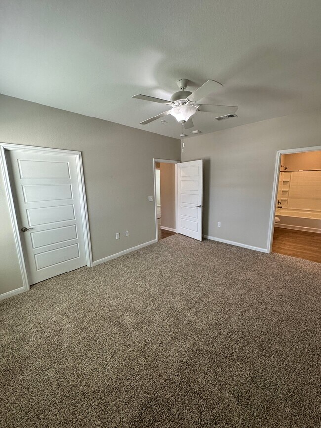 Building Photo - 450 Houston Ridge Dr