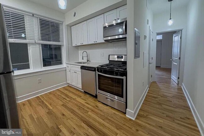 Building Photo - 336 Lombard St