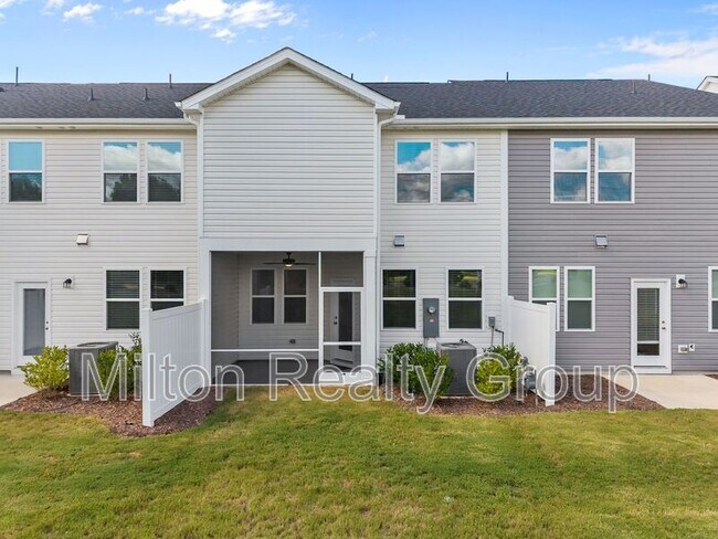 Building Photo - 63 Village Edge Dr