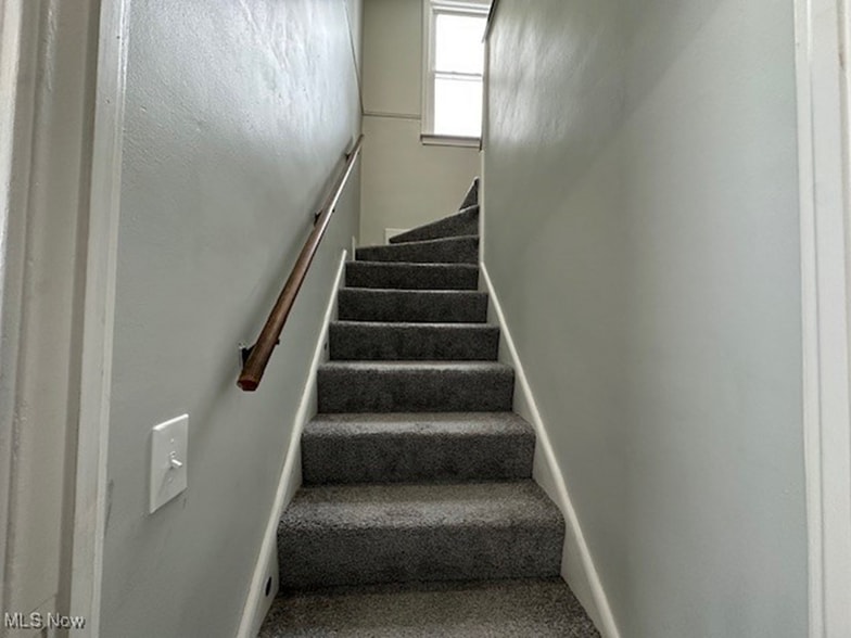 Building Photo - 5185 Anthony St