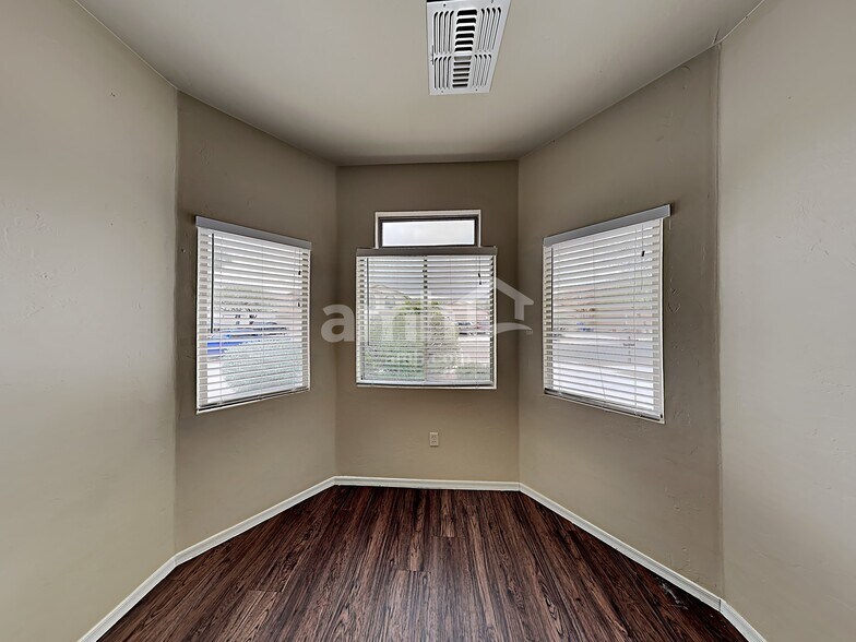 Building Photo - 307 E Camino Limon Verde