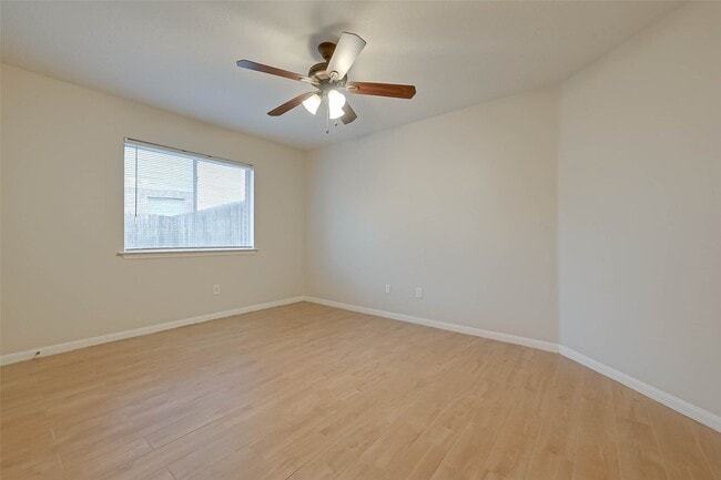 Building Photo - 206 N Wynnoak Cir