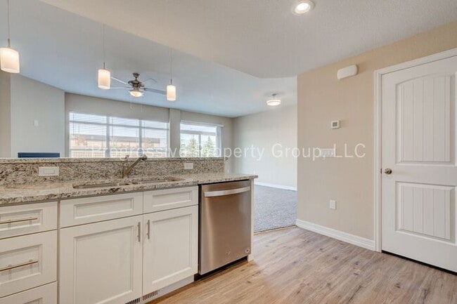 Building Photo - Live in Style! 3-Bed Northgate Villa w/ Views – 50% Off First Month!