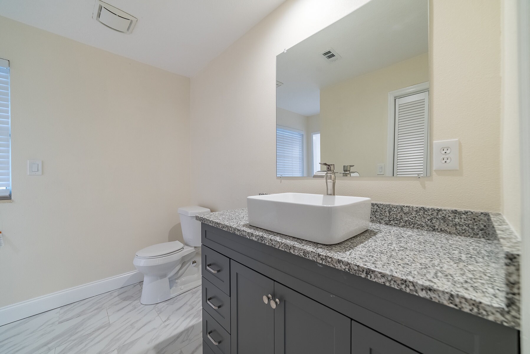 Building Photo - 785 Hawser St NE