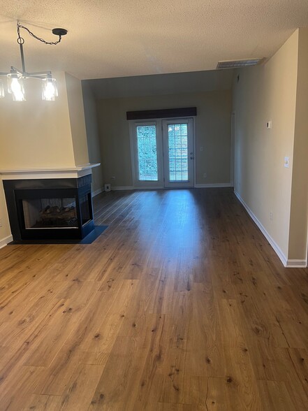 Building Photo - 5016 Bartholomew's Ln