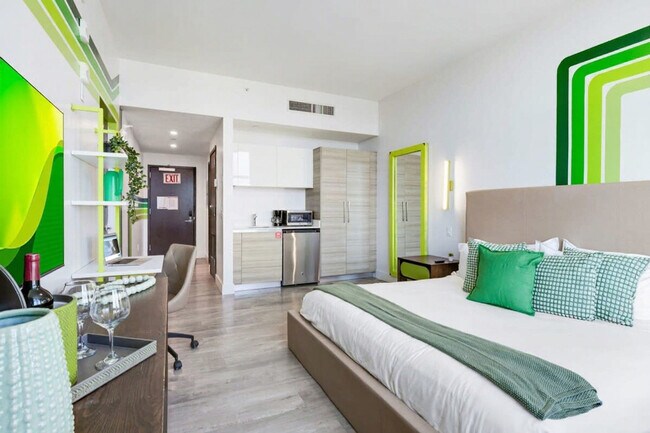 Building Photo - 777 N Ocean Dr