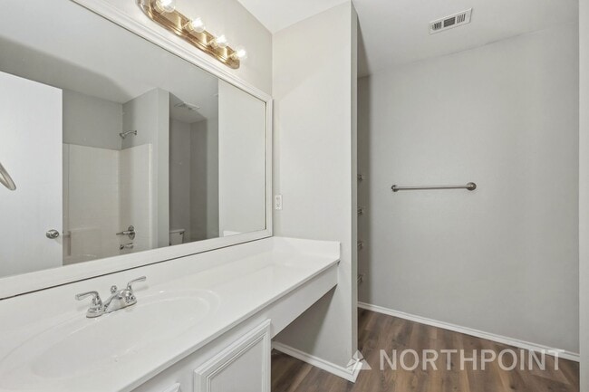 Building Photo - 4BR/2BA | Newly Renovated Single Family Home | 1-Car Garage Parking | In Dallas!