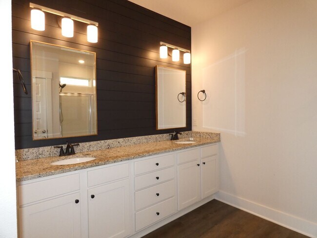 Building Photo - 4-Bedroom Craftsman-Style Home