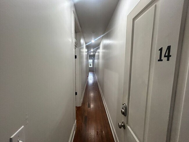 Building Photo - 920 Washington Ave