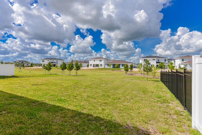 Building Photo - 1525 Stockbridge St