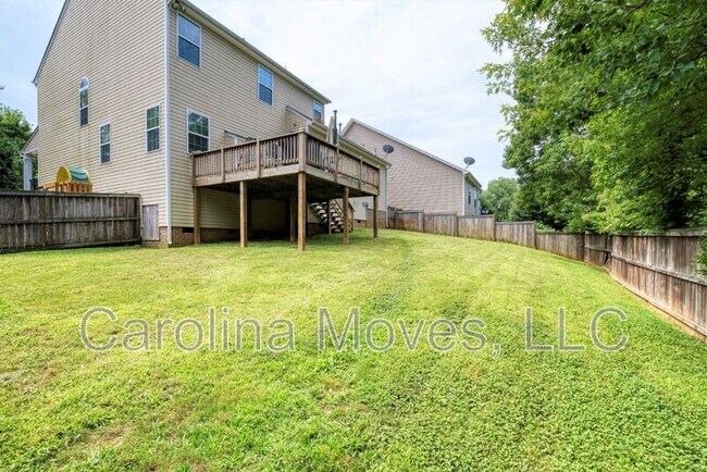 Building Photo - 2 Roanoke Way