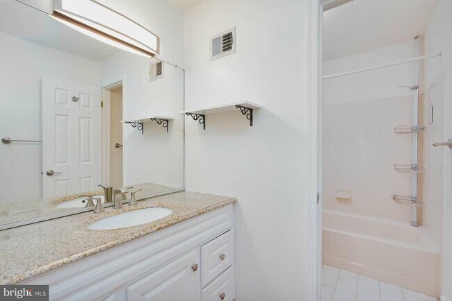 Building Photo - 9575 Donnan Castle Ct