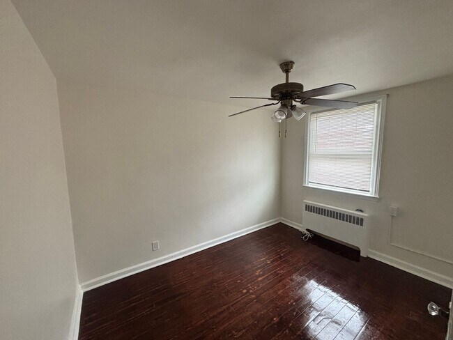 Building Photo - 1123 Gilham St