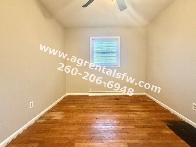 Building Photo - 3 Bedroom House