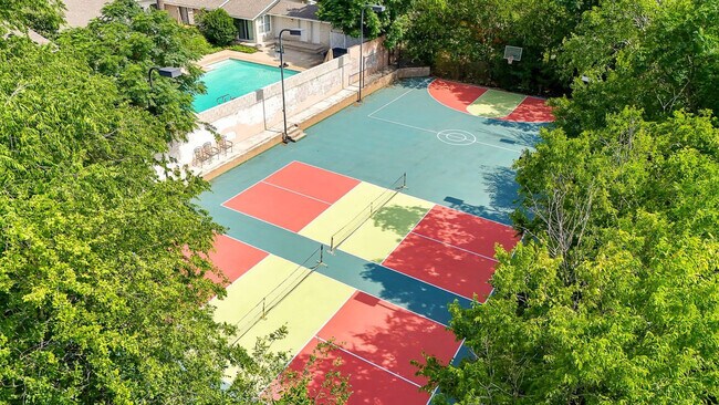 Building Photo - 6605 Countess Adria St