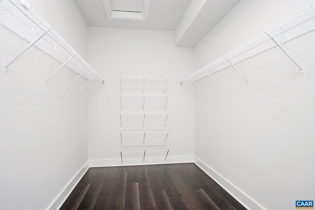 Building Photo - 806 Wesley Ln