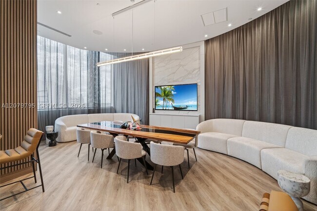Building Photo - 333 Las Olas Way