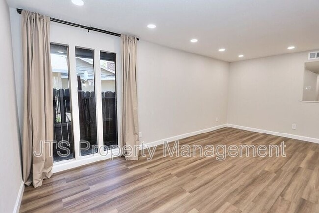 Building Photo - 3160 Watt Ave