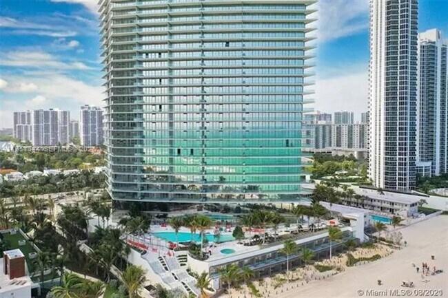 Building Photo - 18975 Collins Ave