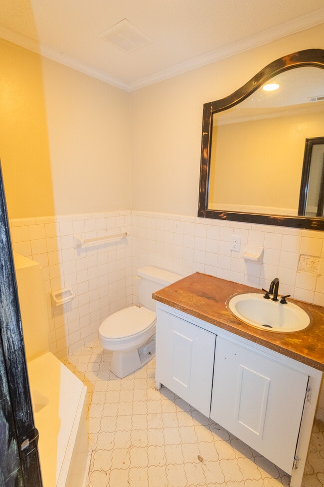 Building Photo - 6513 Rocky Ford Rd