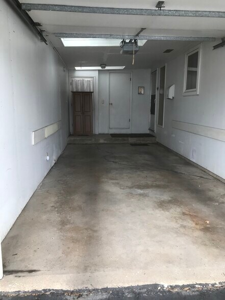 Building Photo - 3421 N Indiana Ave