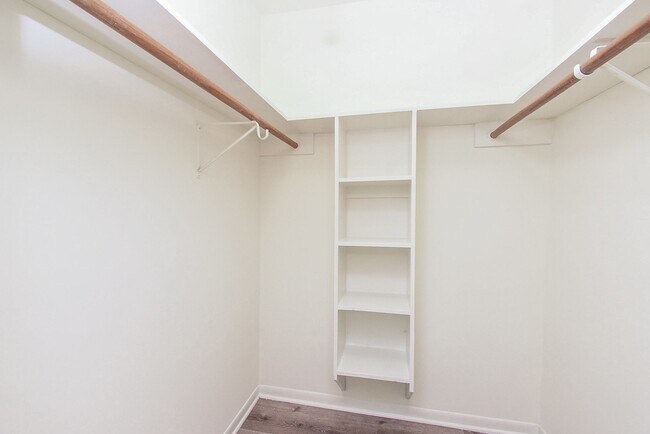 Building Photo - 22743 Red River Dr