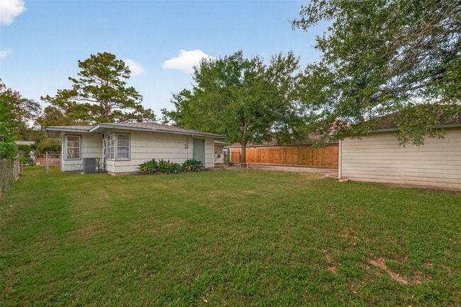 Building Photo - 3314 Westridge St