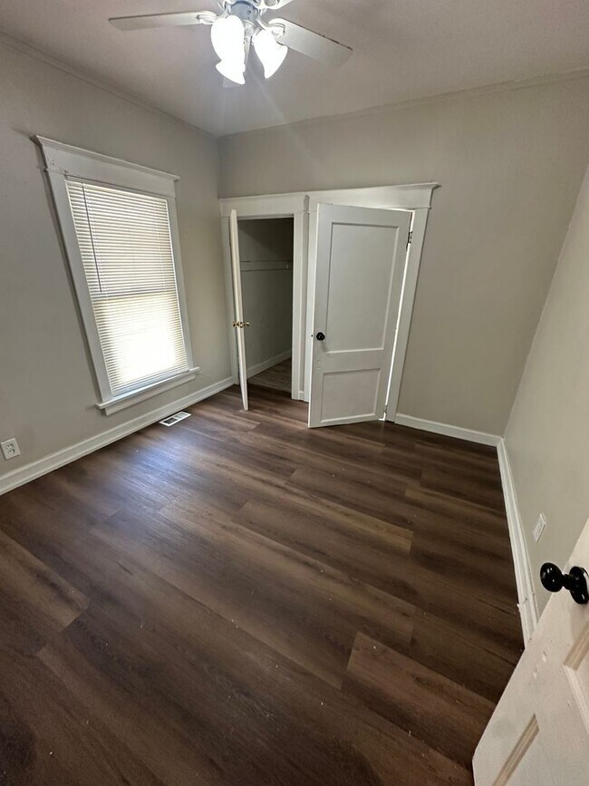 Building Photo - 4 bedroom