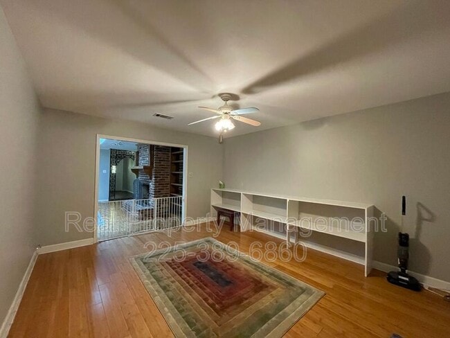 Building Photo - 5293 Chenango Dr