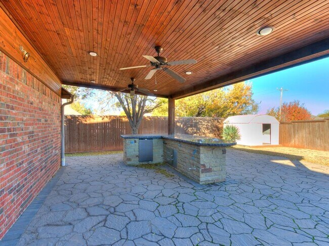 Building Photo - 17121 Kemble Ln