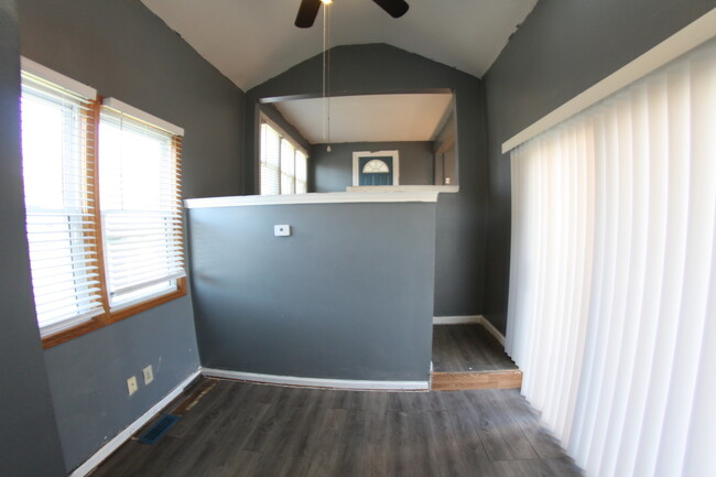 Dining area - 2314 Howey Rd