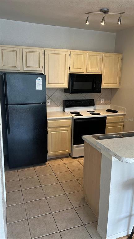 Building Photo - 8927 Legacy Ct