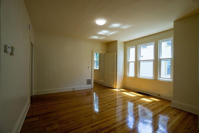 Building Photo - 147-149 Fellows Ave