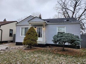 Building Photo - 1753 E Milton Ave