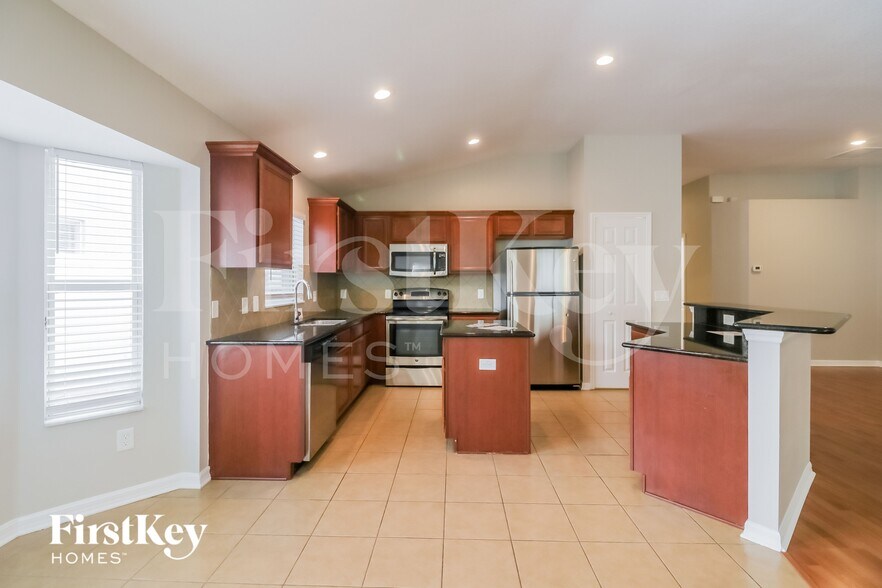 Building Photo - 18416 Cypress Bay Pkwy