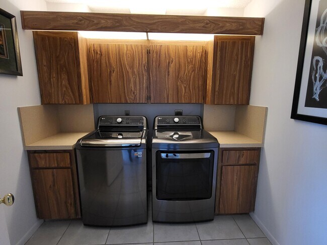 Building Photo - 3511 Village Blvd