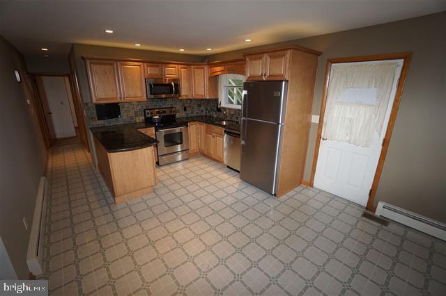 Building Photo - 135 Knoll Dr