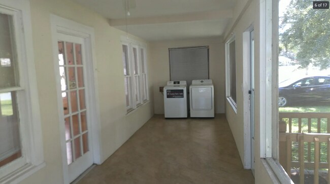 Building Photo - 1059 Hand Ave