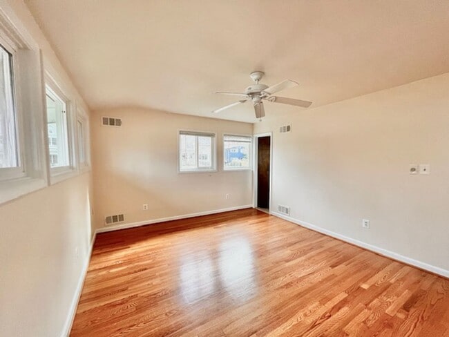 Building Photo - 8308 Whitman Dr