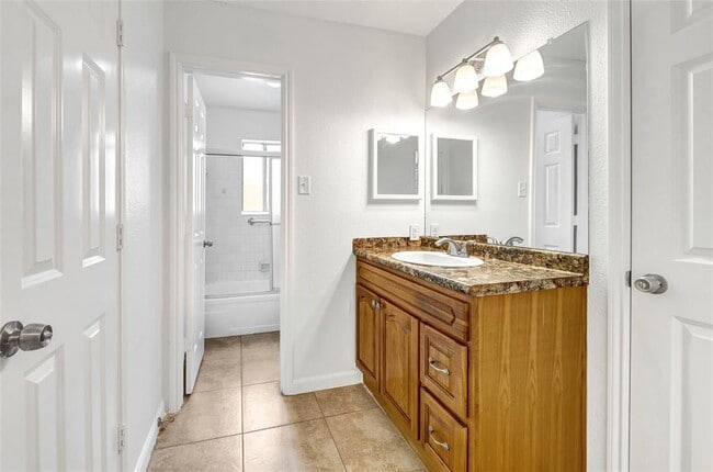 Building Photo - 23835 Griffin House Ln
