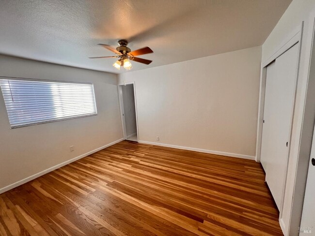 Building Photo - 851 Rolling Green Dr