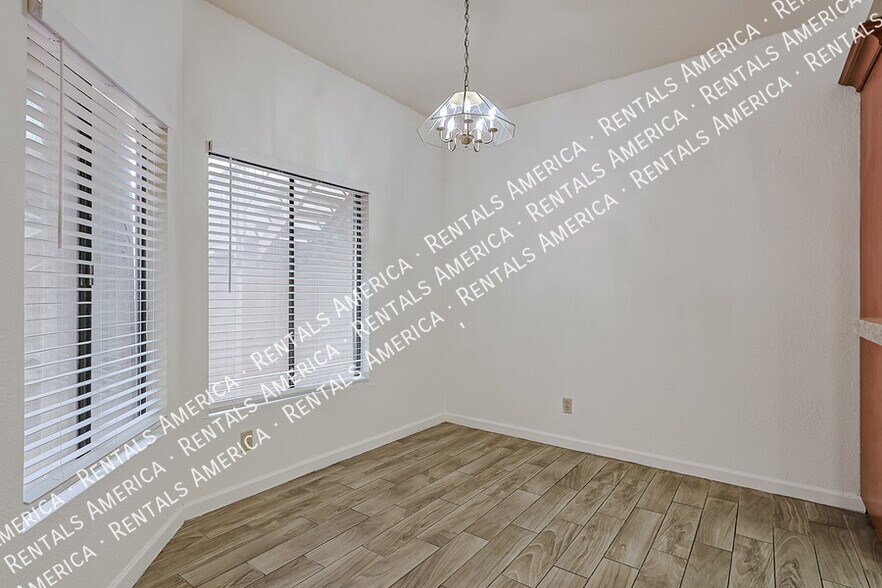 Building Photo - 11666 N 28th Dr