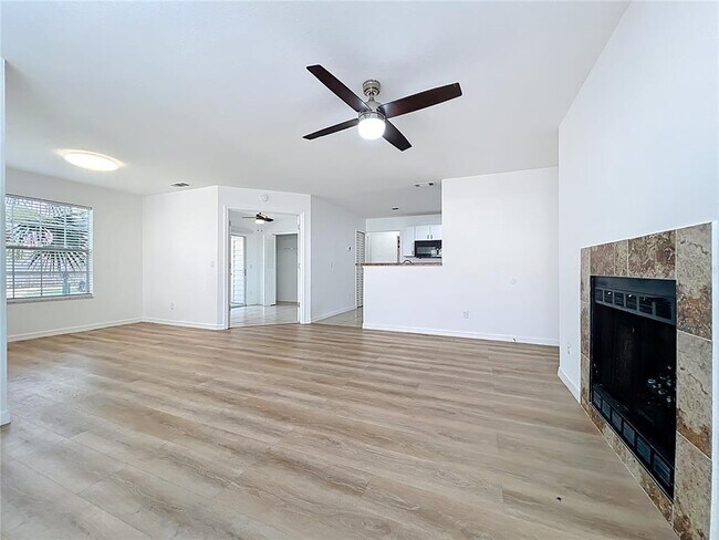 Building Photo - 645 Stafford Terrace