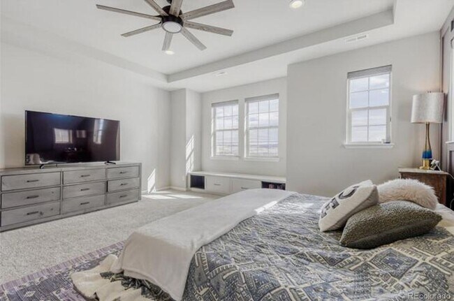 Building Photo - 5 BR/4BA | Newly Renovated Single Family Home | 1-Car Garage Parking | Community Pool!